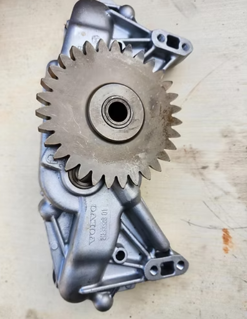 Volvo D13 Diesel Engine Oil Pump 2129352301 OEM