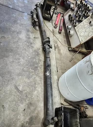 2020 Frightliner Cascadia A09-10983-570 Drive Shaft RPL25SD Main 57.00 in