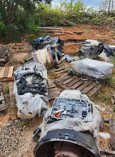 Different SEMI Truck Transmission for parts only