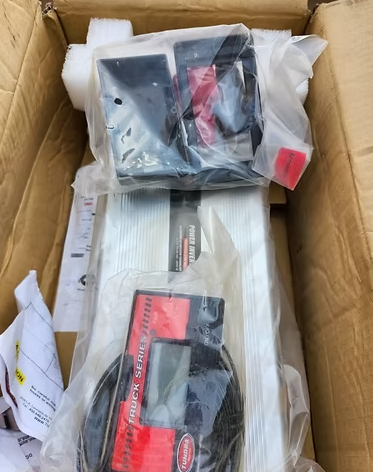 Tundra M Series - Power Inverter - Modified SINE Wave 2000W / 12 Volts DC to 12