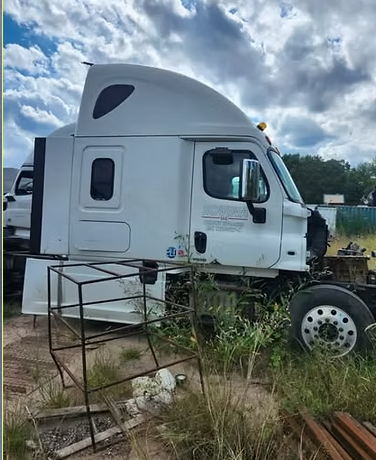 2015 Freightliner Cascadia parts