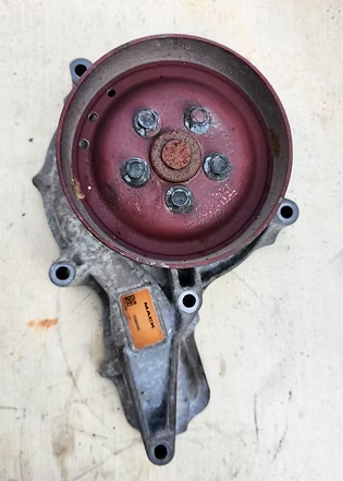 22902433 Genuine Mack Water Pump