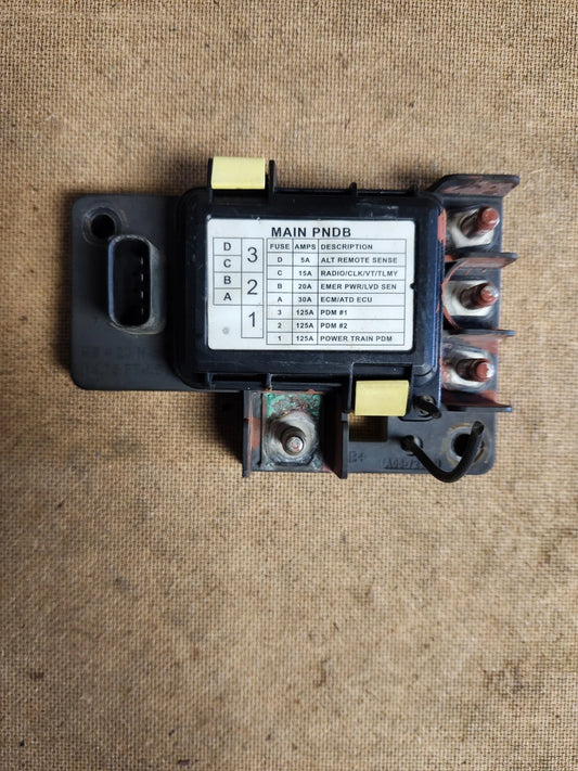 A06-72138-013 2015 FREIGHTLINER M2 106 POWERNET DISTRIBUTION FUSE BOX