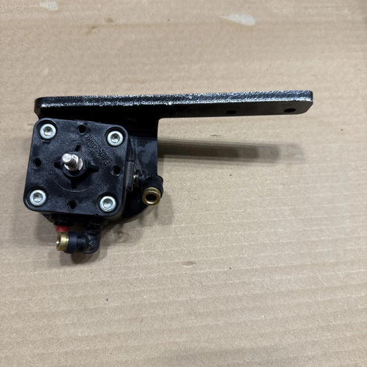 HENDRICKSON LEVELING SUSPENSION VALVE VOLVO LH FRONT 20503343