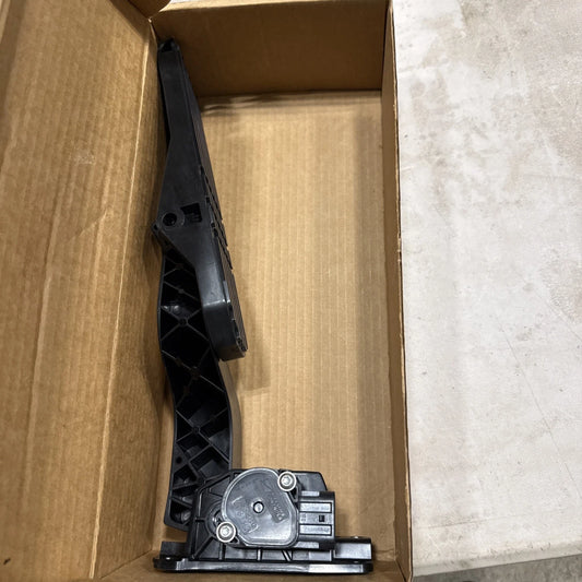 Freightliner Cascadia P3 Accelerator Pedal - OEM Part # A01-33820-001 - NOS