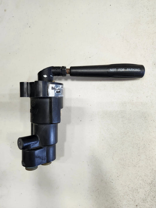 2012 PETERBILT BENDIX 410025 TRAILER BRAKE VALVE CONTROL OEM