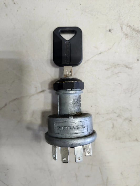 2009 VOLVO 21203310 IGNITION SWITCH WITH KEY