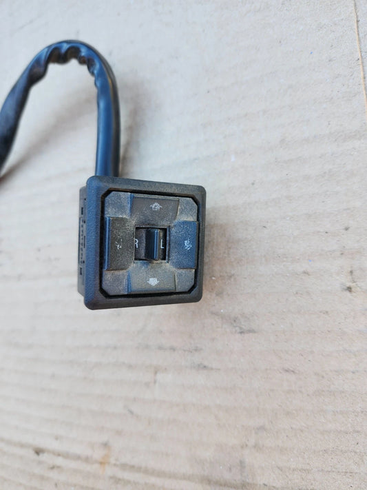2015 KENWORTH T700 LEFT DRIVER MIRROR CONTROL SWITCH