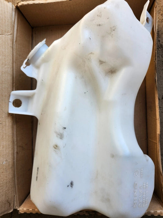 2023 Hino l6 Washer Bottle Reservoir with motor AW060851-681 OEM