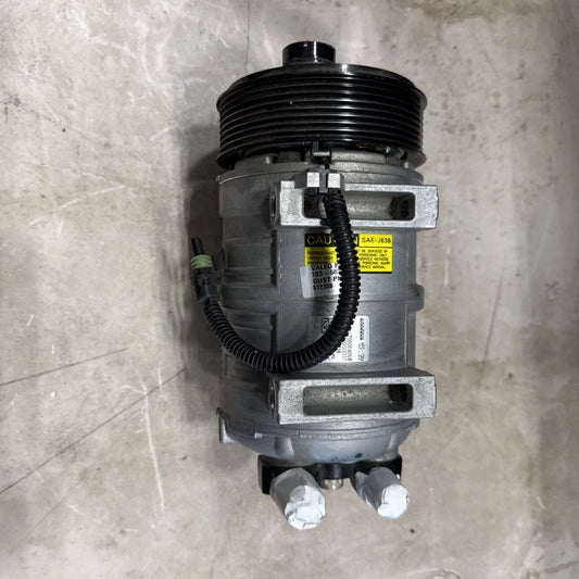 A/C Compressor w/Clutch for Carrier / Universal / TM16 8GR 12 Volts