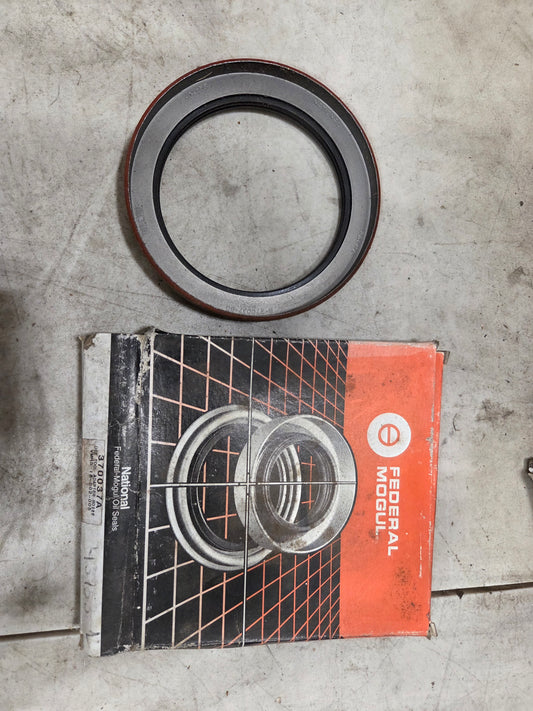 National Federal Mogul Oil Seal 370037A