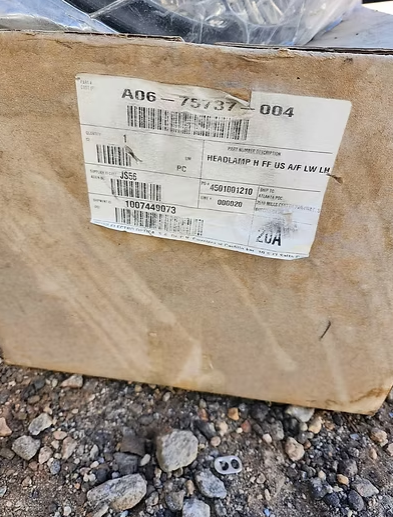 Two new Freightliner Columbia Headlights 1996 - 2017 With Bulbs