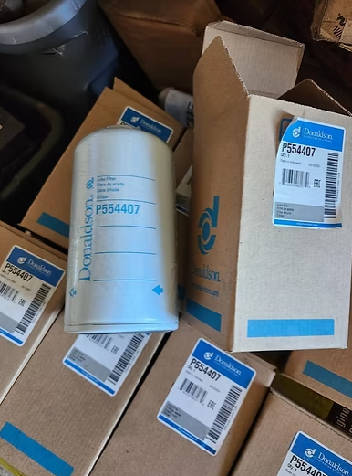 Lot 8 Donaldson P554407 oil filter new