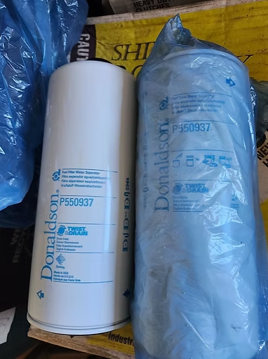 2 New Donaldson P550937 Fuel Filters