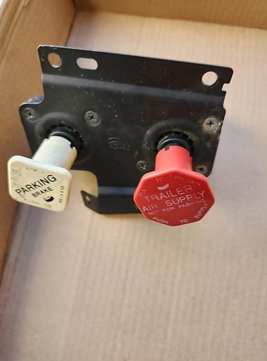 OEM BENDIX AIR BRAKE VALVE 4790208 ,4844553