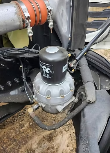 2020 Freightliner Cascadia 126 Air dryer