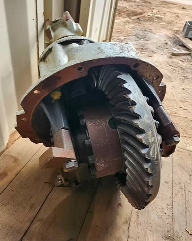 Meritor Rear Differential Assembly P/N 3200-K-1704