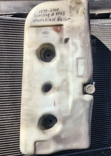 1999-2010 Sterling A9513 Windshield Washer Reservoir - Used | P/N F7HT17B613AA