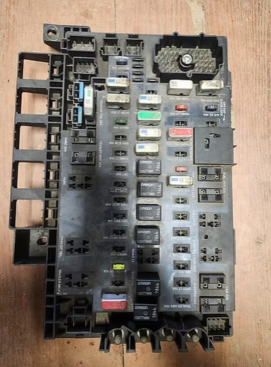 FREIGHTLINER FUSE BOX A06-22691-000