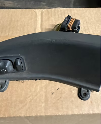 LH gray door switch panel p/n 18-32561-003