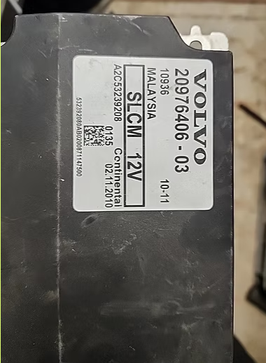 Volvo VNL 20976406-03 Light Control Module