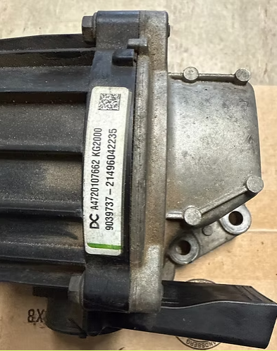 2008-2017 FREIG CASCADIA 125 14.8L ENGINE OIL SEPARATOR HOUSING A4720107662