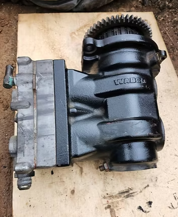 Brake Air Compressor 85021102 for Volvo Engine D13