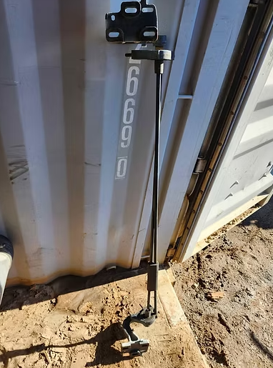 2003-2018 Volvo VNL Hood Hinge