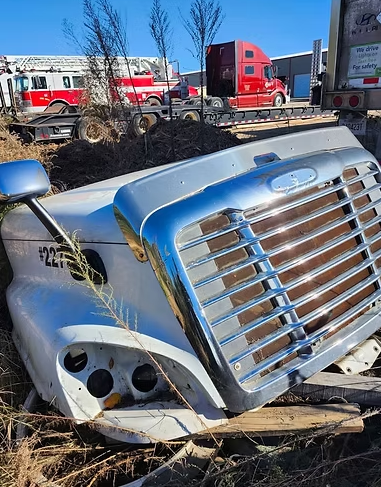 2008-2017 Freightliner CASCADIA Hood