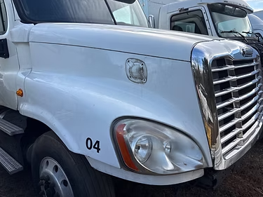 2012 Cascadia Freightliner hood
