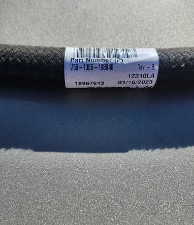 NEW OEM Paccar Hose Assembly V50-1006-108048 P/N 18967613 48"