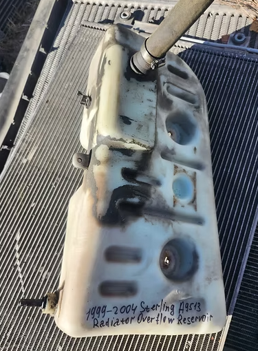 1999-2004 Sterling A9513 Radiator Overflow Bottle - Used | P/N 9456789