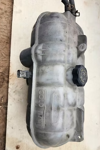 05-23045-001 / 05-23045-002 Genuine Freightliner Century Coolant Reservoir OEM