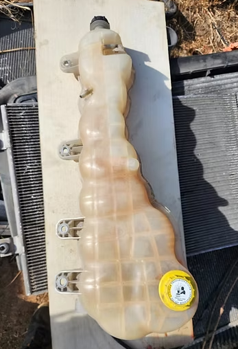 Freightliner Radiator Overflow Bottle 1165834S02 Cascadia 125