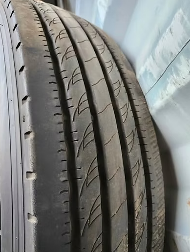 Two Tires Uniroyal RS2 Regional Steer 285/75R24.5 147/144I