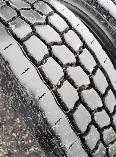 Two used rear tires Rovelo RDL3-LF 295/75R22.5