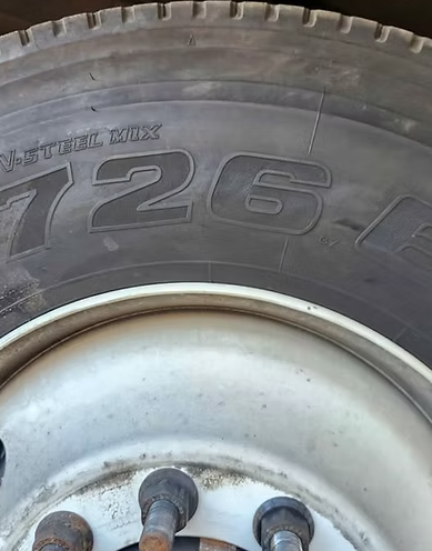 Two tires 2023 Bridgestone M726 ELA11R22.5 144/142L with rims set of 2