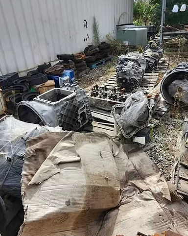 Different SEMI Truck Transmission for parts only