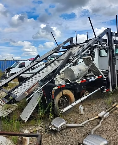 2012 Peterbilt 389 Car Hauler parts out