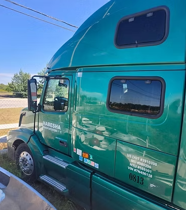 2007 Volvo Conventional for parts