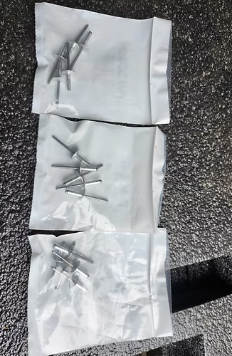 15 PCS Genuine Paccar Rivets K376-45-500