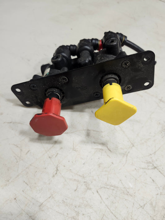 2012 Freightliner CASCADIA Bendix Air Brake Valve 5018303