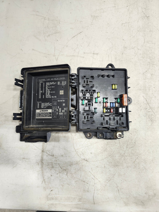 2013 Volvo VNL Fuse Box | P/N PA66GF14