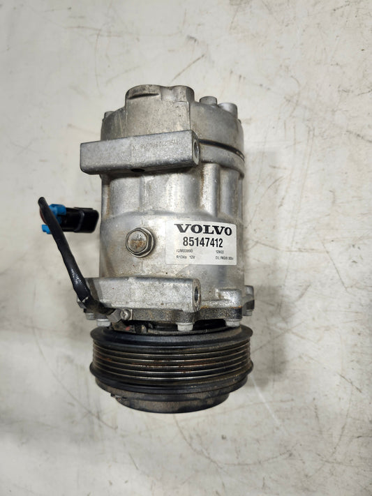 85147412 VOLVO CUMMINS ISX AC COMPRESSOR