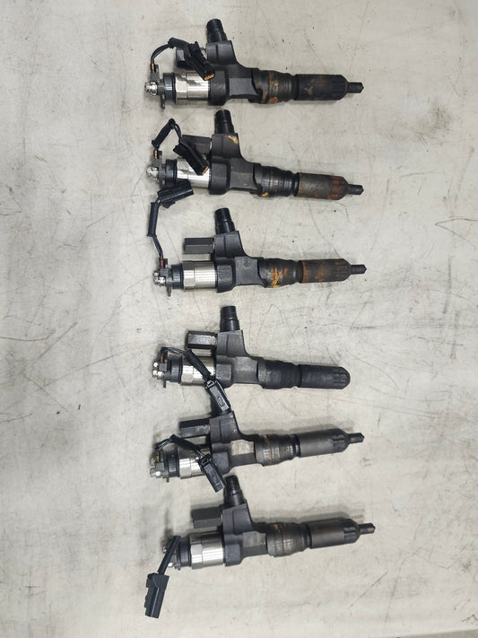 OEM HINO DENSO INJECTORS SET OF 6 CORE ONLY UNTESTED
