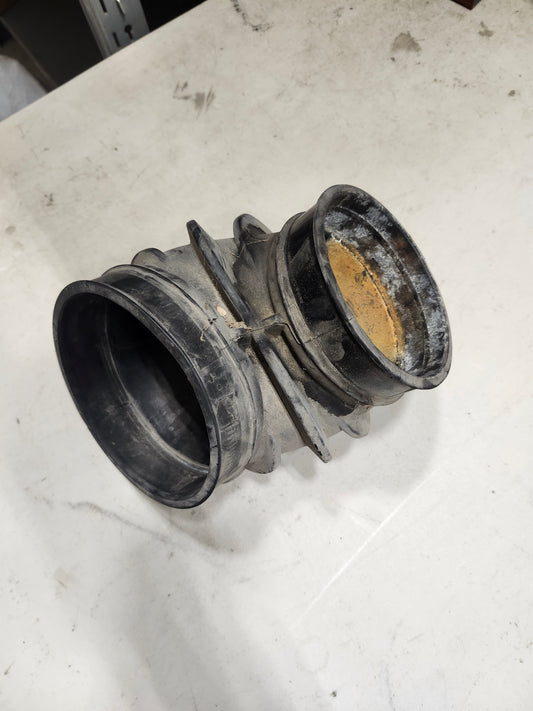 VOLVO D13 MACK CXU613 MP8 AIR CLEANER INLET TRANSFER HOSE TO TURBO 21659720 OEM