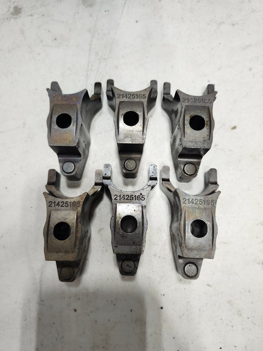Volvo VNL Mack MP8 Fuel Injector Hold Down 21425165 OEM