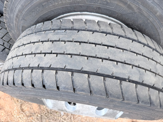 Advance GR D  285/70R19.5 tire with rim