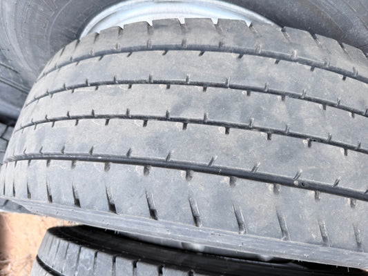 GR D Advance 285/70R19.5 tire with rim