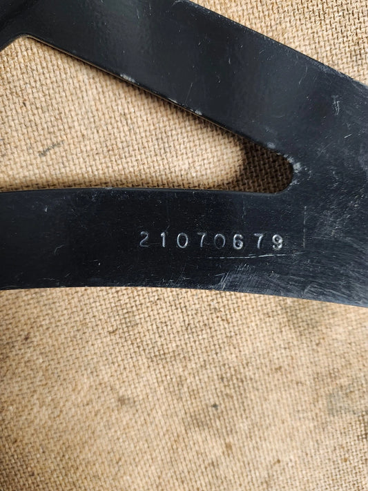VOLVO VNL FAIRING BRACKET/MOUNT 21070679